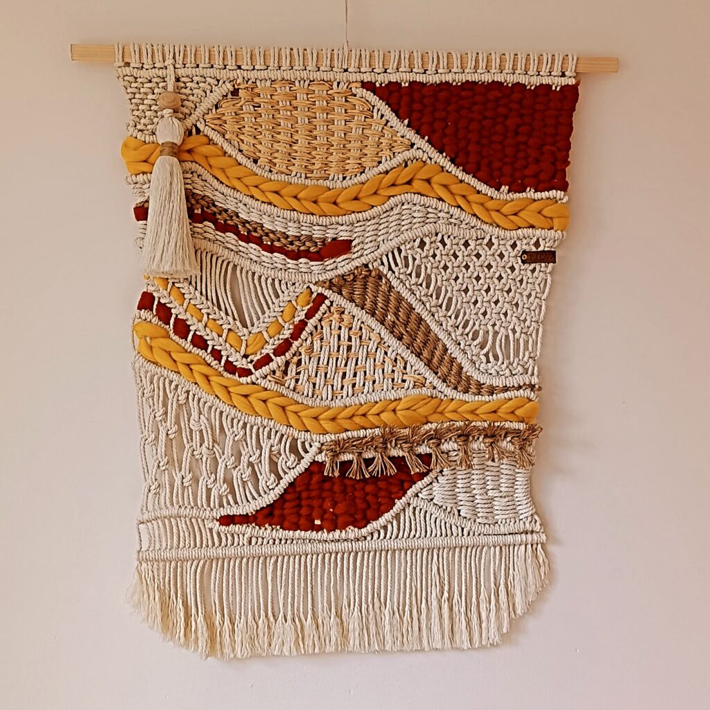 Tenture murale en macramé multicolore tissée main