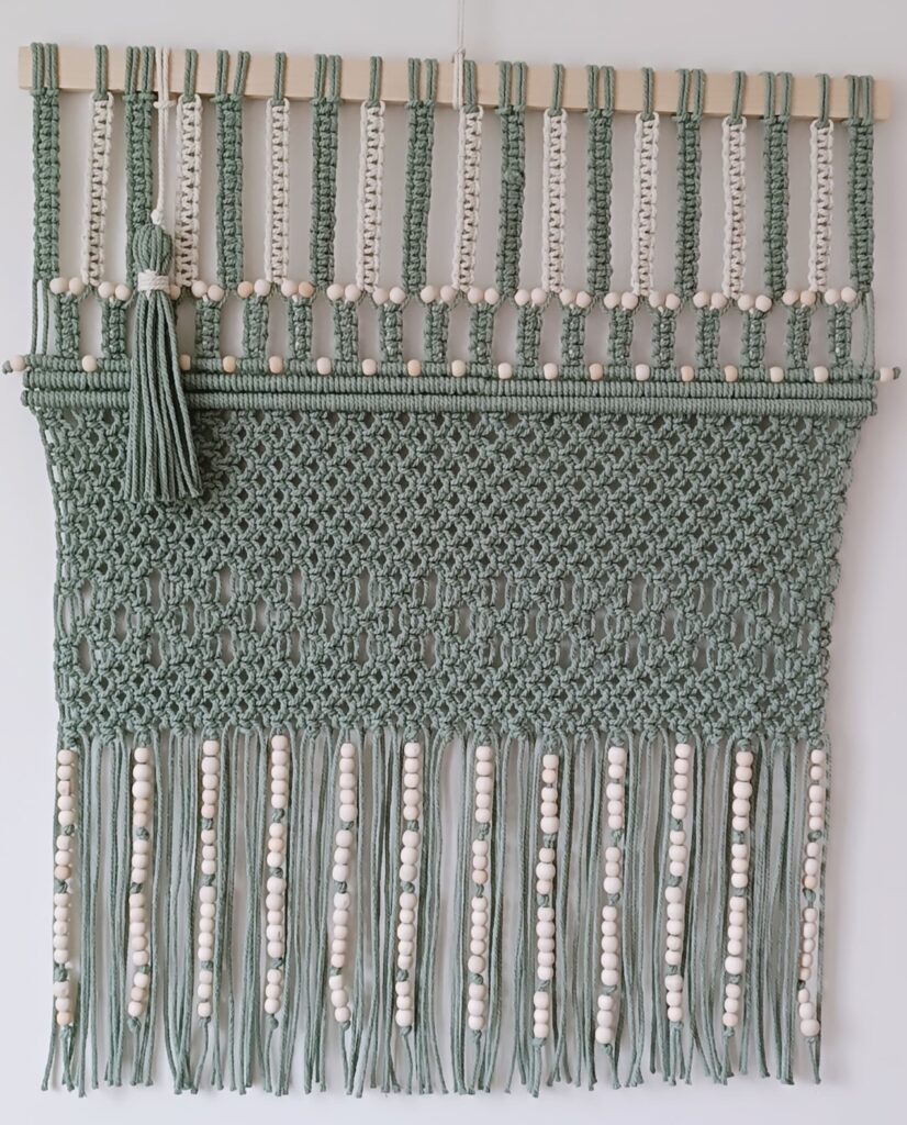 Pochette verte en macramé fait main TIQVA